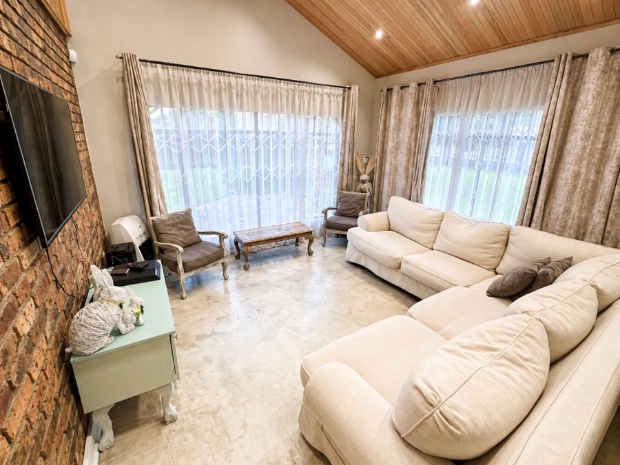 5 Bedroom Property for Sale in Vaalpark Free State